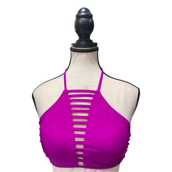 No Boundaries Juniors' Strappy Solid High-Neck Swim Top - Picture 8 of 11